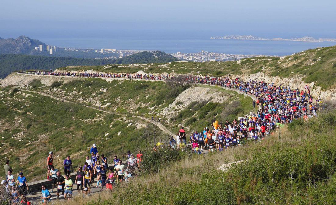 Coup d’envoi de la 44e édition de la course Marseille-Cassis sur France Télévisions ! 